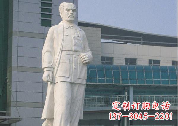 太原西方名人白求恩石雕