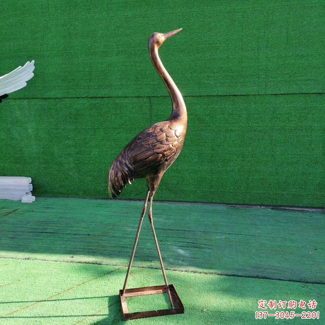 太原仙鹤衔芝铜雕