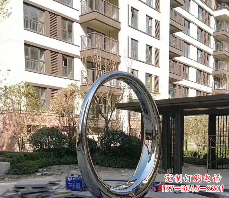 太原小区不锈钢镜面圆环雕塑