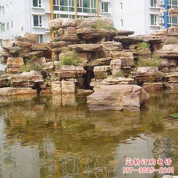 太原小区庭院假山鱼池