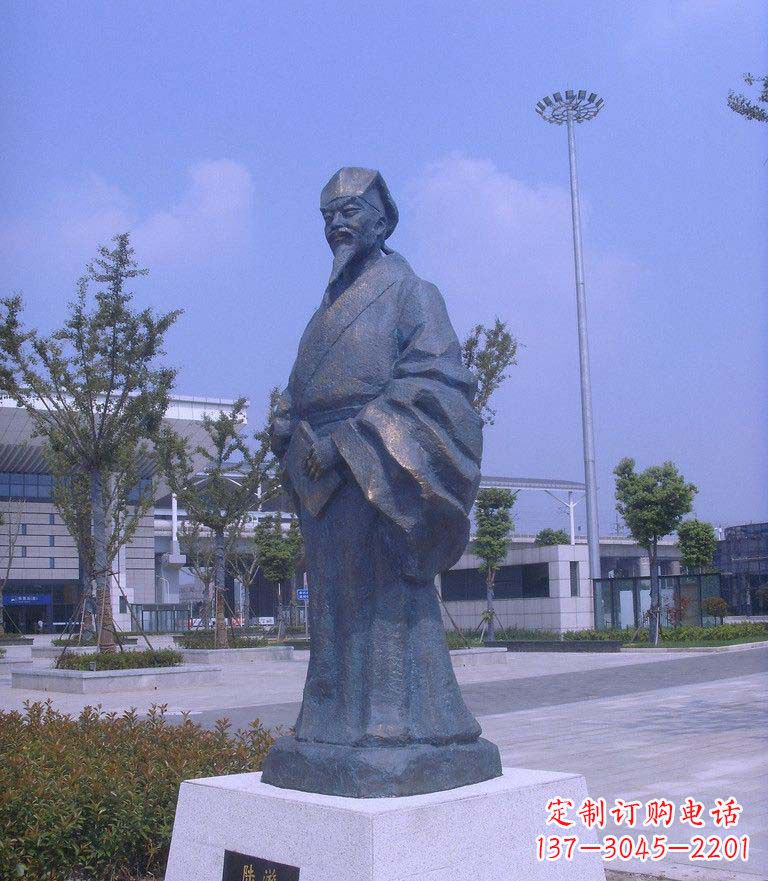 太原校园陆游名人铜雕