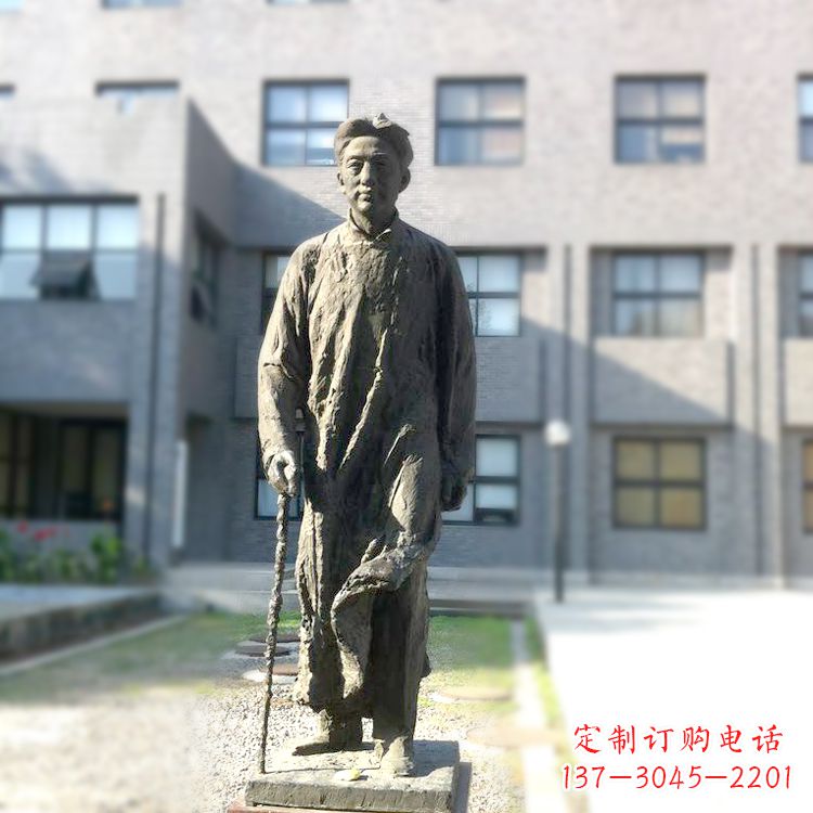 太原校园名人徐悲鸿雕塑
