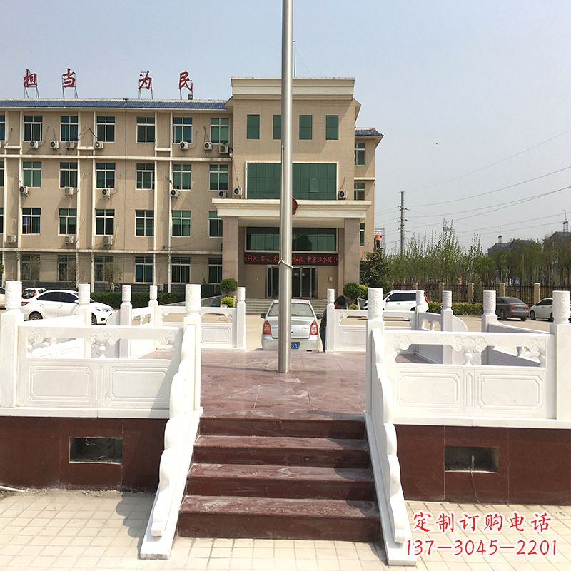 太原学校广场石雕升旗台