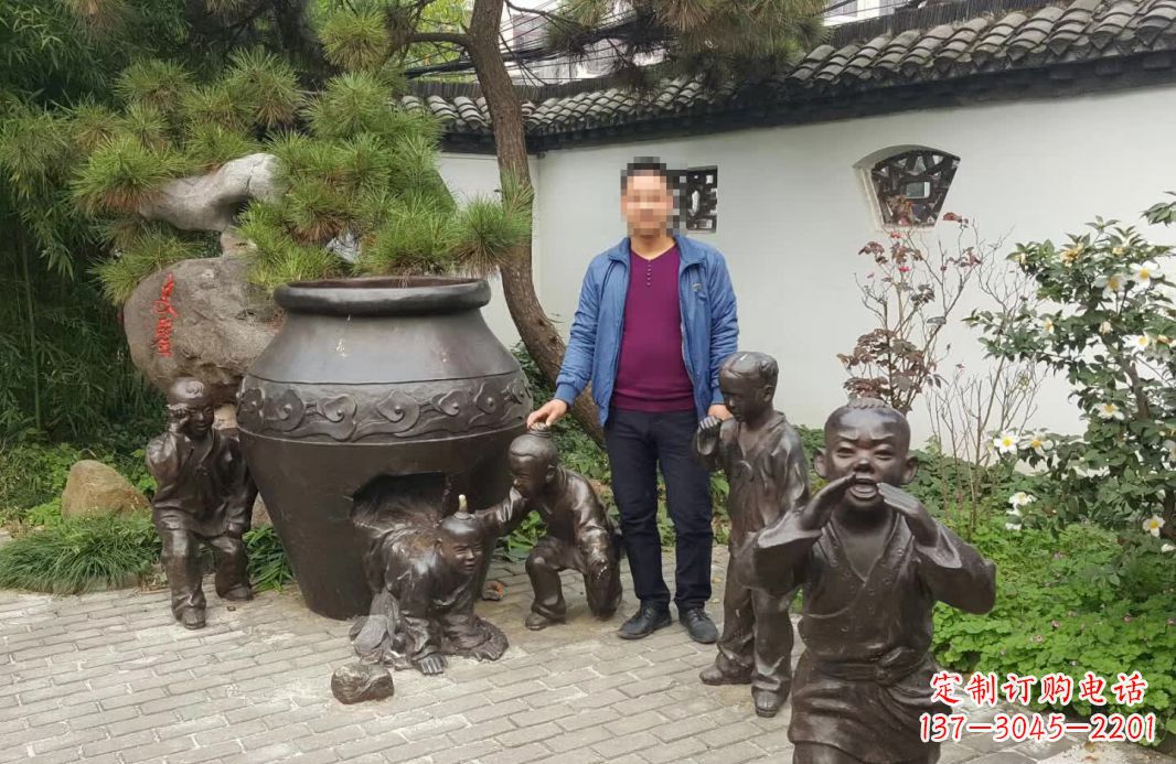 太原园林司马光砸缸铜雕