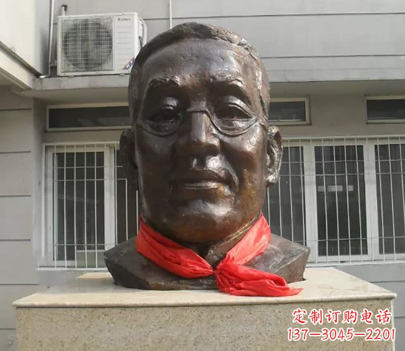 太原张伯岑校园名人头像铜雕