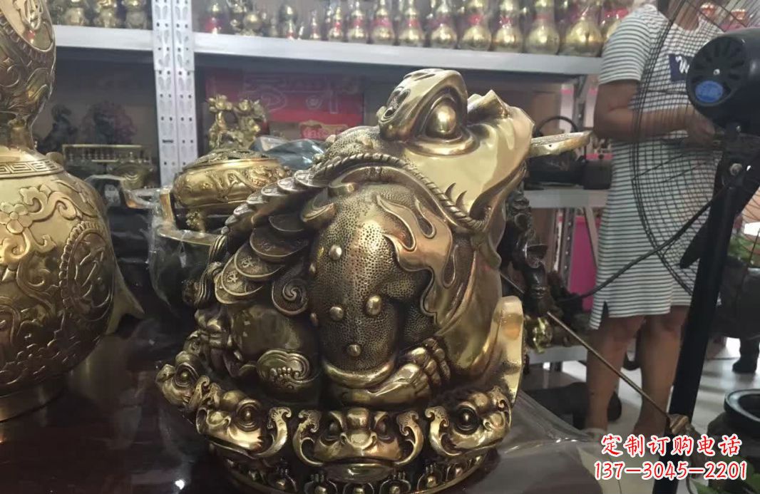 太原招财金蟾动物铜雕