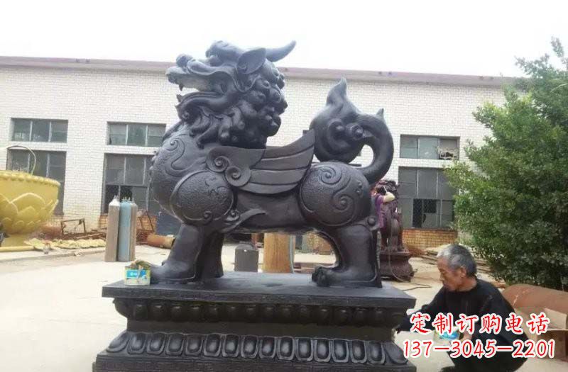 太原铸铜门口貔貅雕塑
