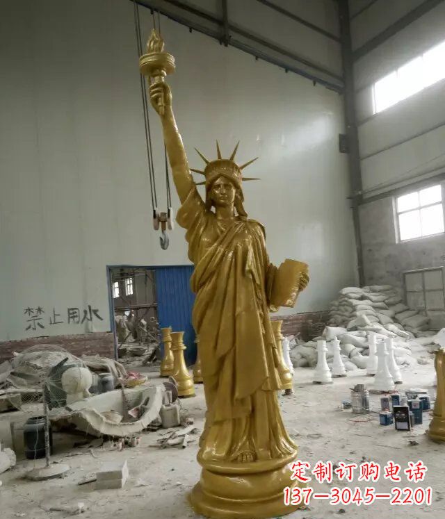 太原自由女神玻璃钢仿铜人物雕塑