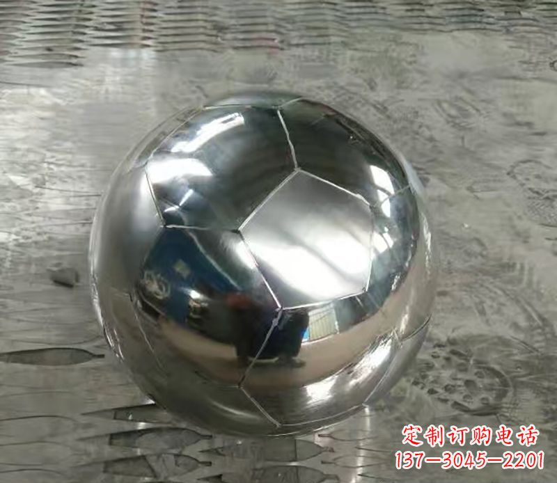 太原足球不锈钢体育器材雕塑