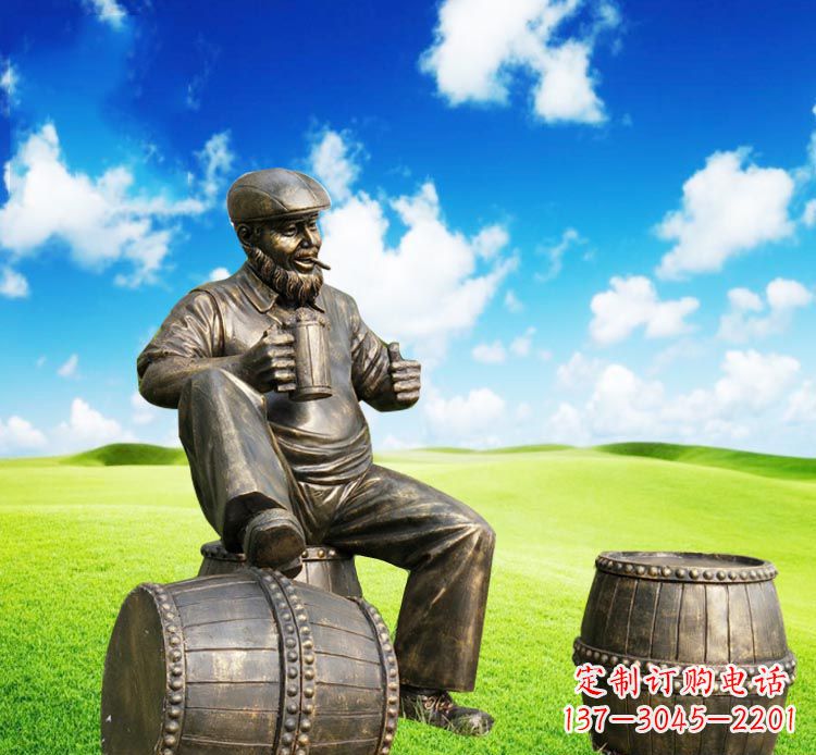 太原坐酒桶喝啤酒的西方人物铜雕